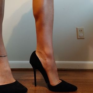 Steve Madden black pumps heels